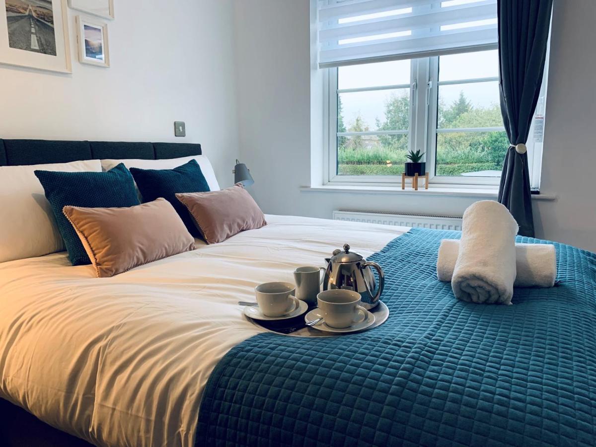 Appledram Stylish & Spacious 3 Bed House With 2 Free Car Parking Spaces 빌라 외부 사진