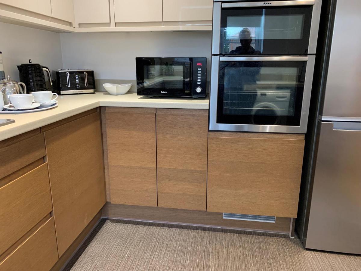 Appledram Stylish & Spacious 3 Bed House With 2 Free Car Parking Spaces 빌라 외부 사진